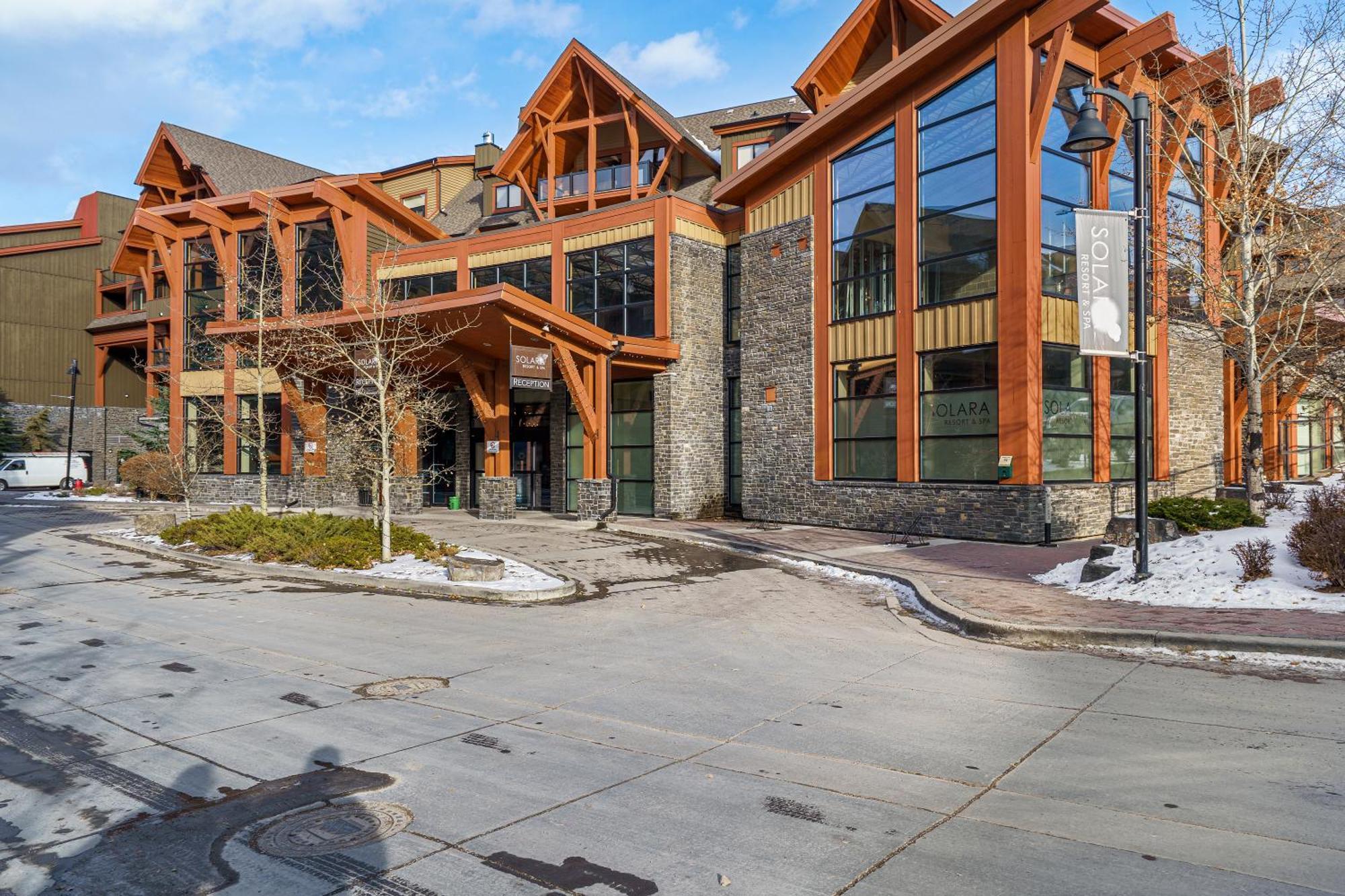 Adventurer's Escape~ Mountain Luxury Apartment